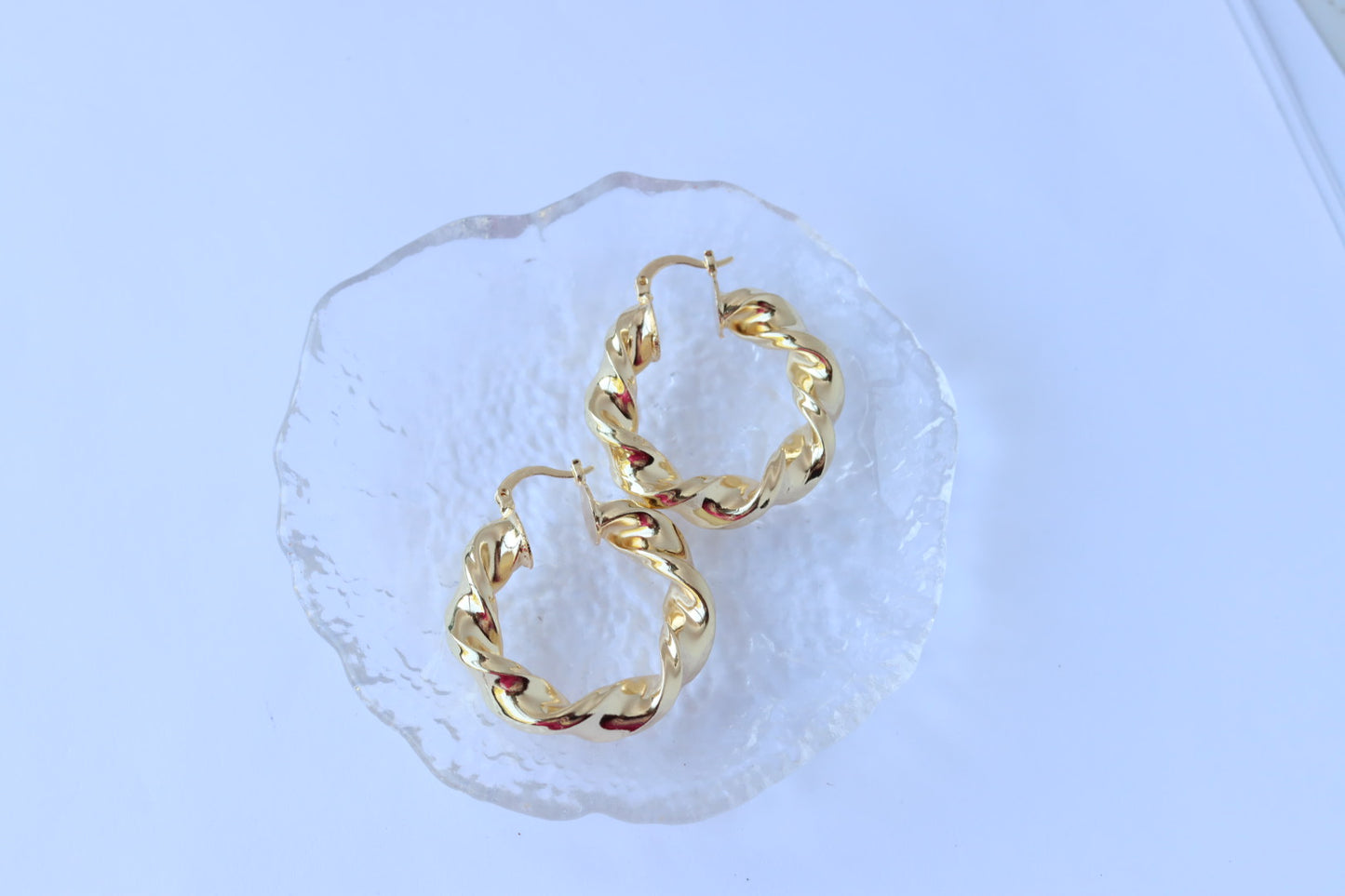 Pretzel twist hoops