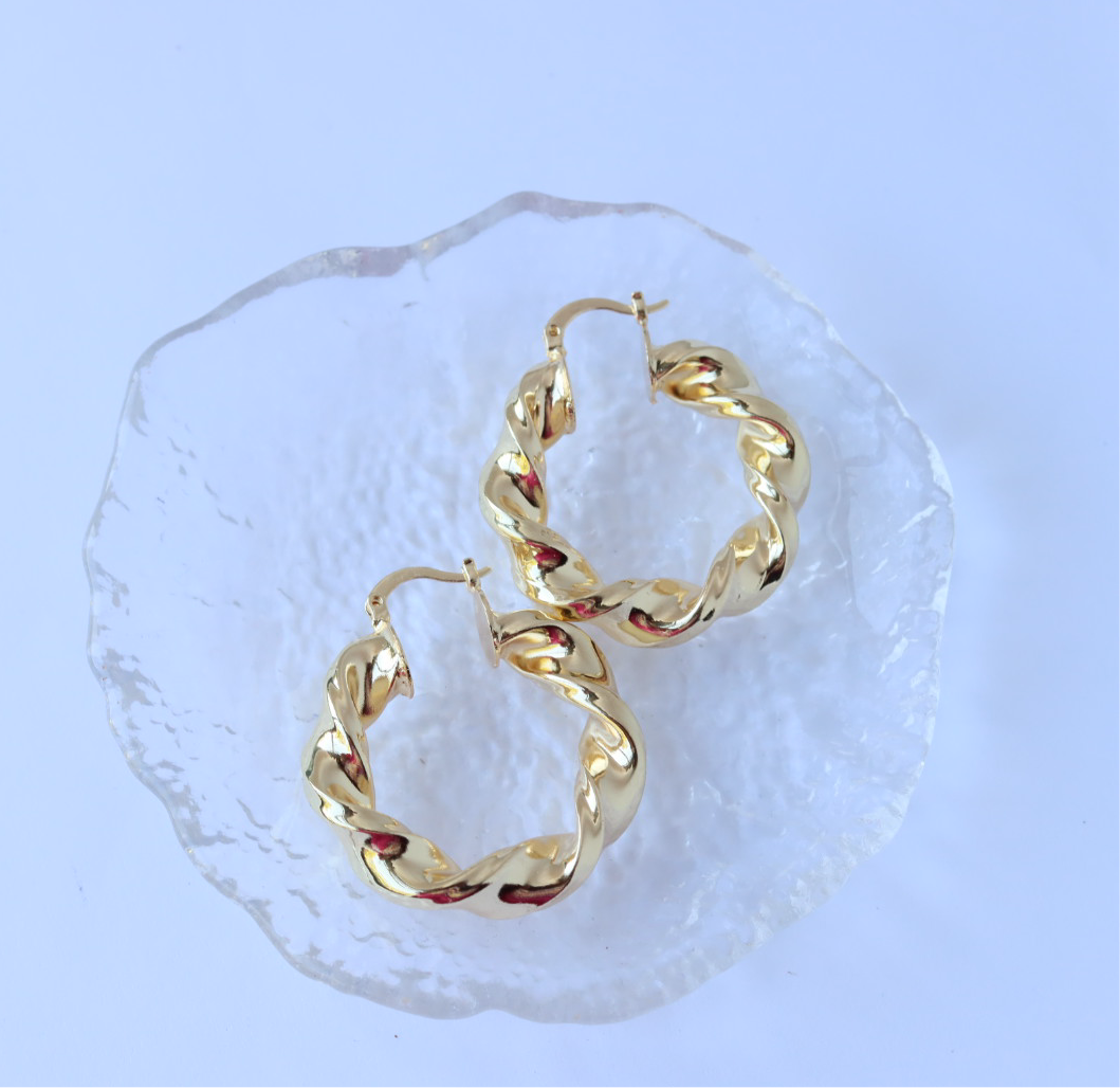Pretzel twist hoops