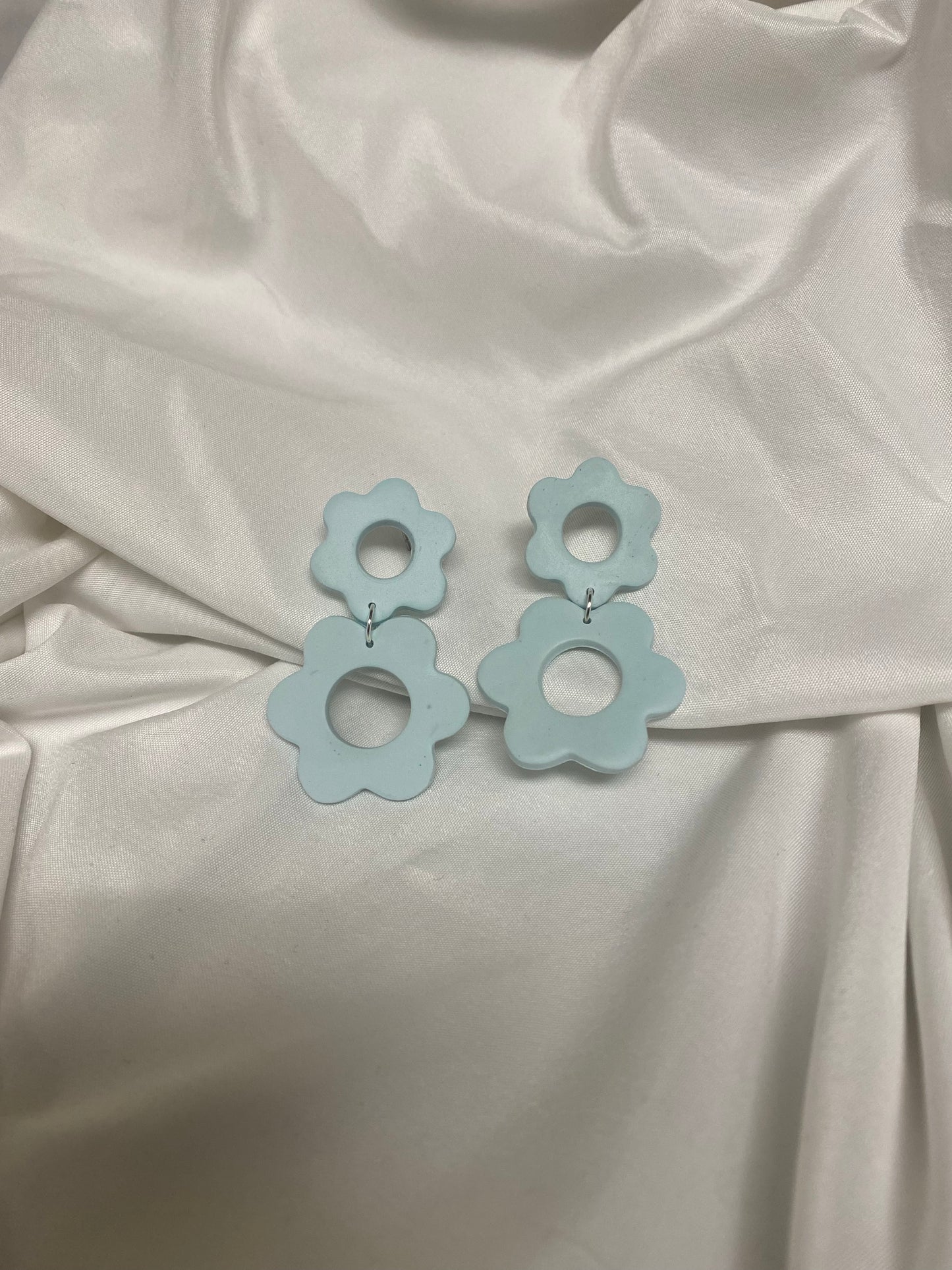 Flower Power dangle stud