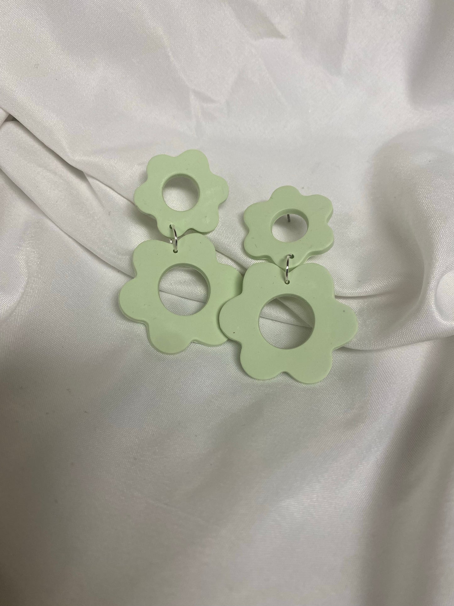 Flower Power dangle stud