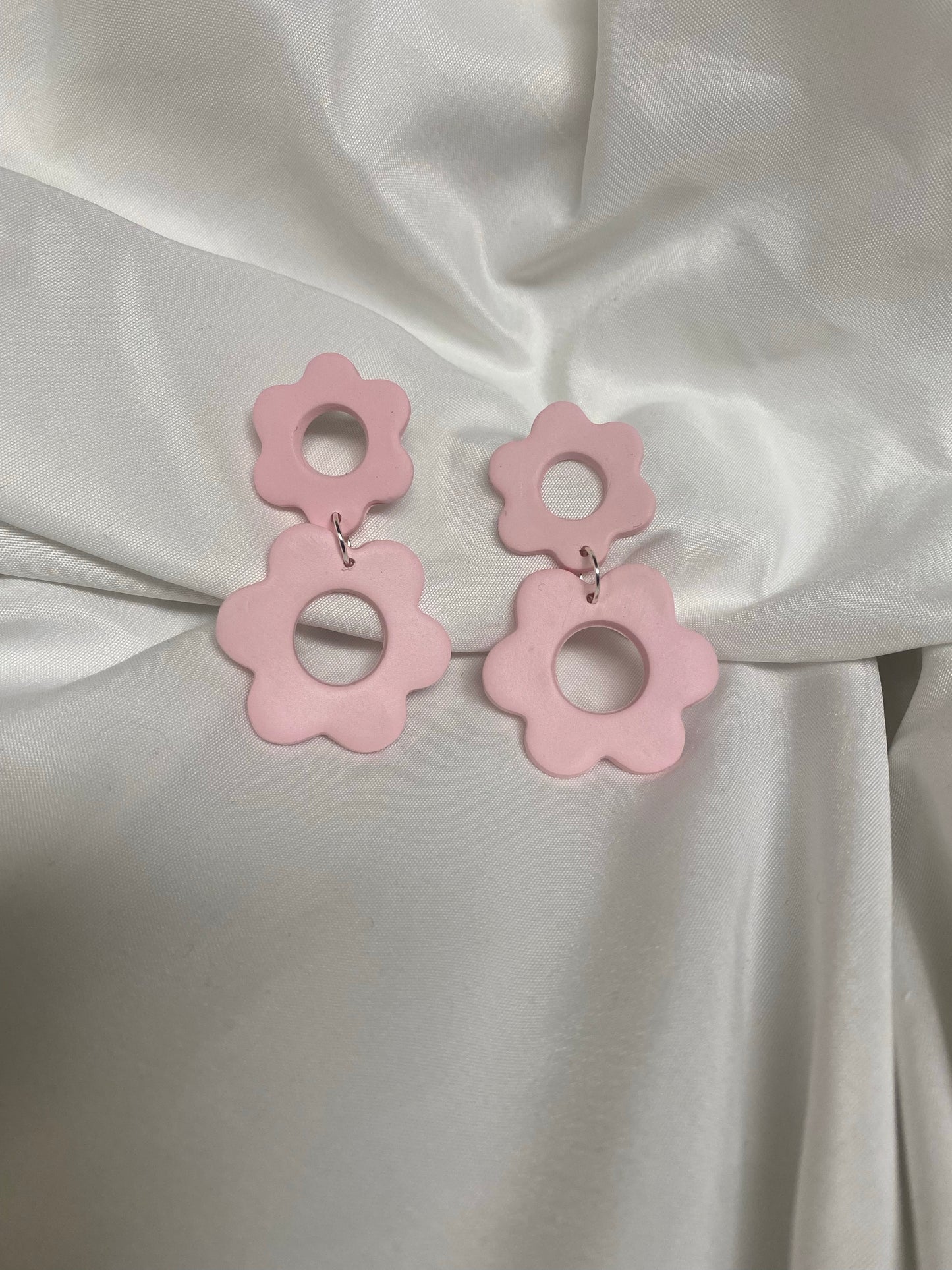 Flower Power dangle stud