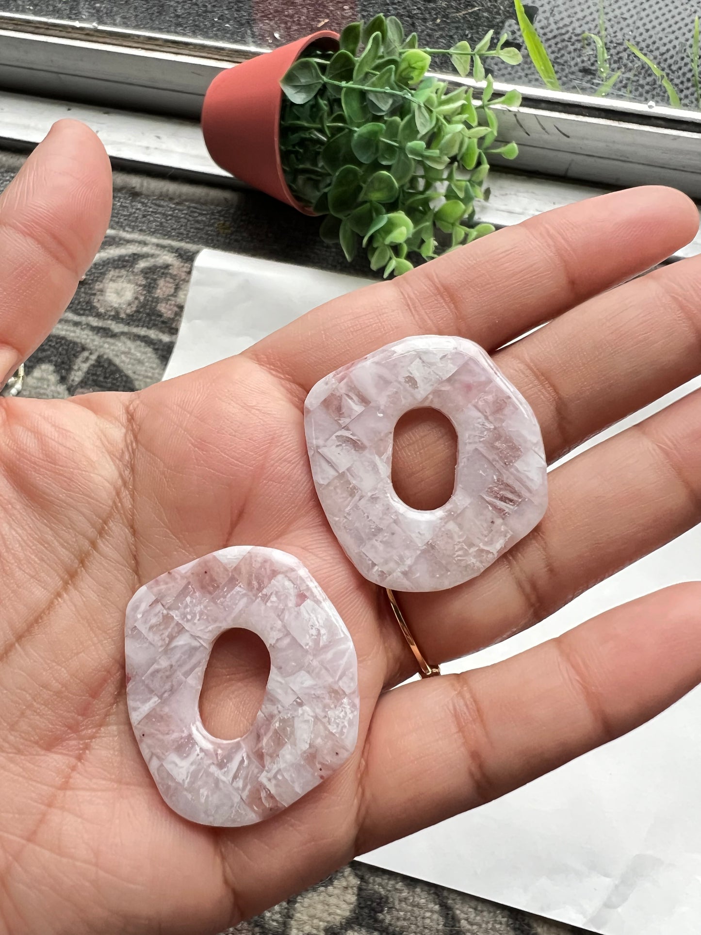 Organic donut studs